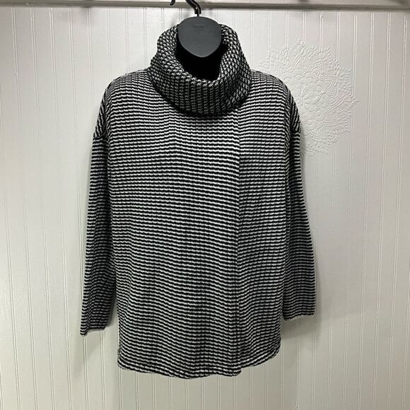 CABI Fergie Split Turtleneck Sweater - Picture 1 of 7
